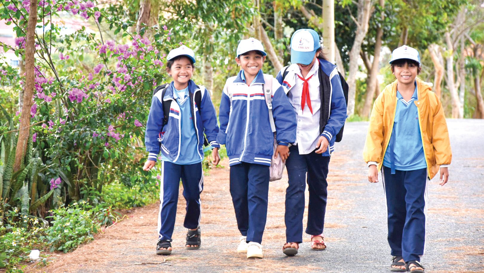 Đời sống người dân vùng DTTS khởi sắc từ Chương trình MTQG
Phát triển kinh tế - xã hội vùng DTTS và miền núi