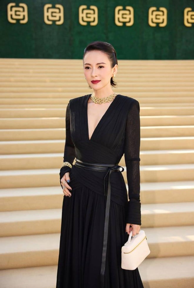 Chương Tử Di tỏa sáng trong thiết kế Công Trí tại “The Gold House Gala Awards” - Ảnh 1.