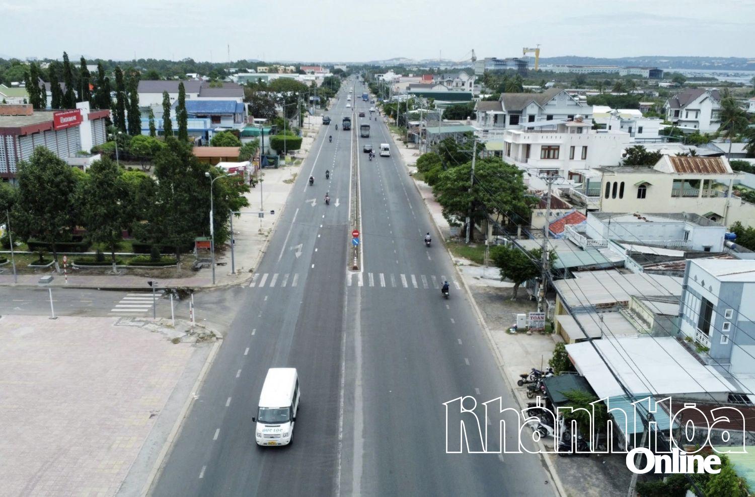 Quốc lộ 1 đoạn đi qua TP. Cam Ranh.