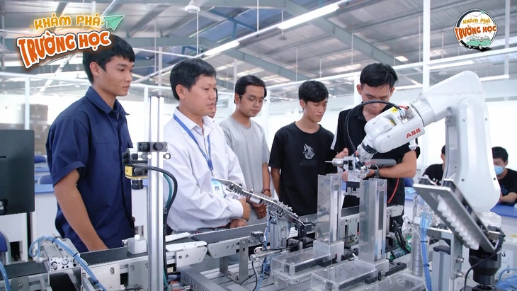 khám phá trường học - Ảnh 1.