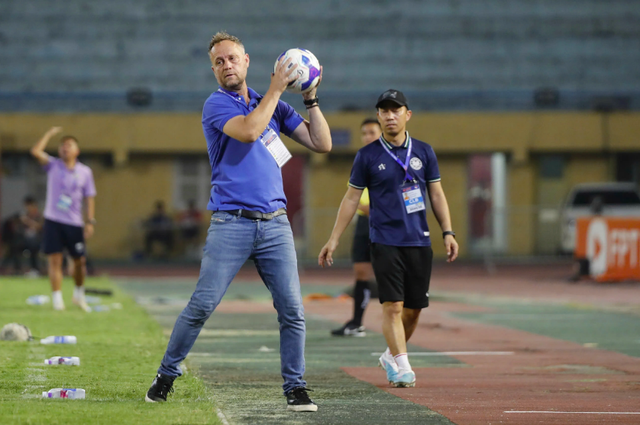 Báo chí Thái Lan e ngại một nhân vật rất đặc biệt, lo CLB CAHN thắng Buriram United- Ảnh 1.