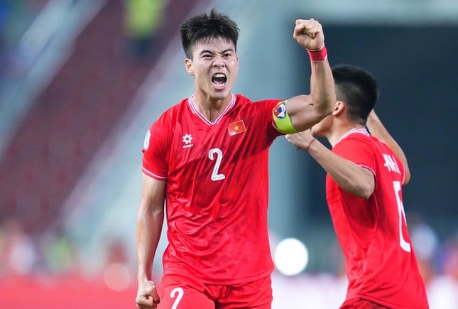 HLV Kim Sang-sik và tuyển Việt Nam gặp khó khi ASEAN All Stars đấu MU, truyền thông Hàn Quốc lên tiếng ảnh 2