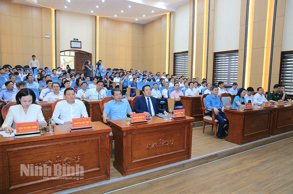 Các đại biểu dự hội nghị.