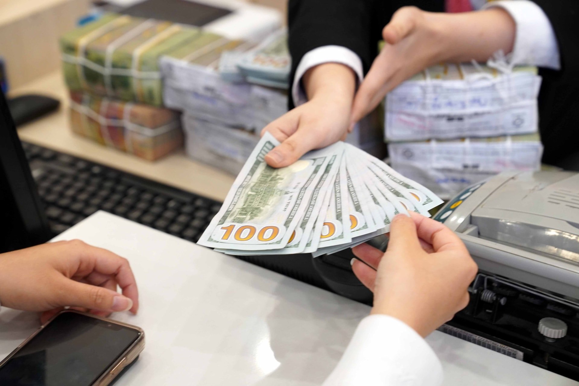 Tỷ giá USD hôm nay 14/5/2025: Đồng USD thế giới lao dốc