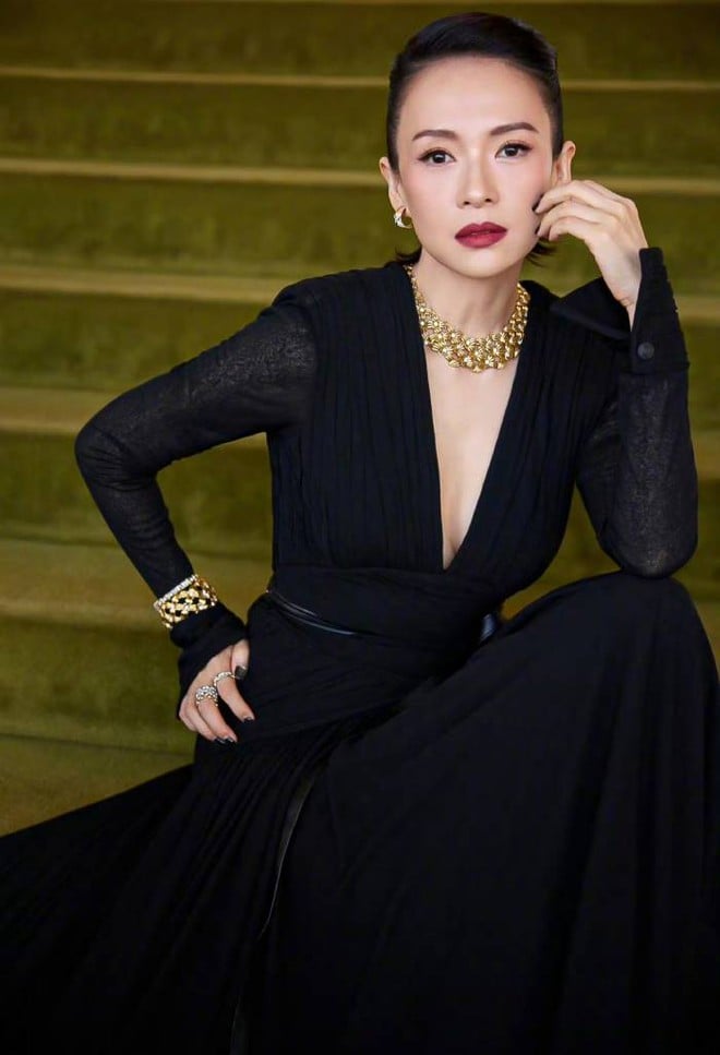 Chương Tử Di tỏa sáng trong thiết kế Công Trí tại “The Gold House Gala Awards” - Ảnh 4.
