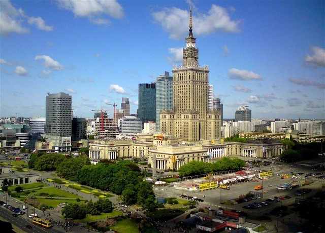 thu-do-warszawa.webp