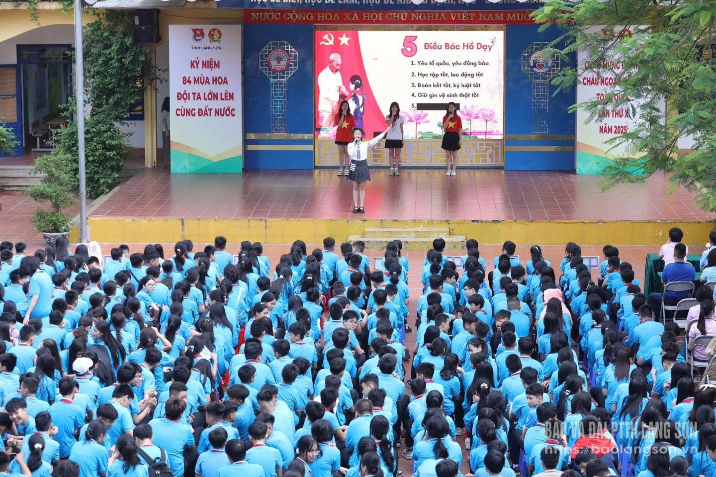 Sinh hoạt đầu tuần kết hợp các hoạt động kỷ niệm 135 năm Ngày sinh Chủ tịch Hồ Chí Minh (19/5/1890 – 19/5/2025) tại Trường THCS Tam Thanh, thành phố Lạng Sơn