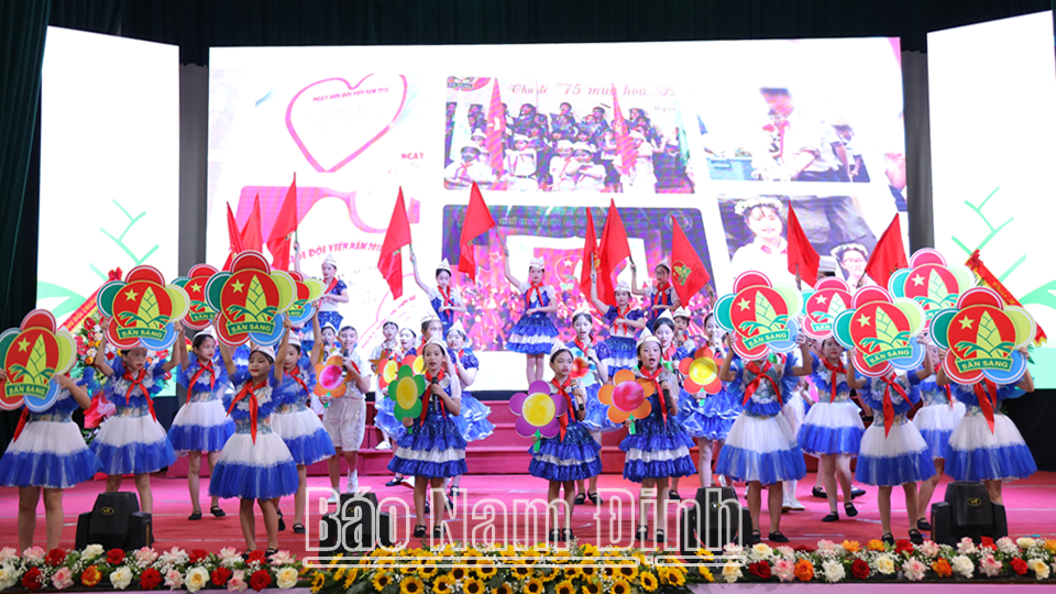 Biểu diễn văn nghệ của thiếu nhi thành phố Nam Định trong Đại hội Cháu ngoan Bác Hồ lần thứ XI - năm 2025.