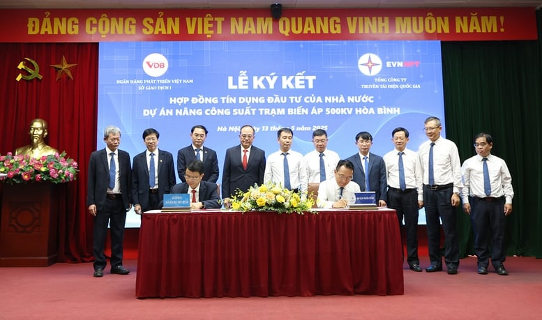 Ký hợp đồng tín dụng 524 tỷ đồng cho dự án Nâng công suất TBA 500kV Hòa Bình- Ảnh 1.