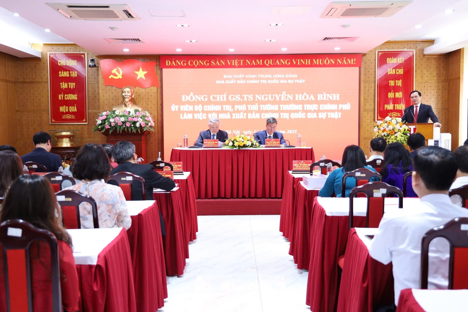 quang-canh-lv-pho-tt.jpg