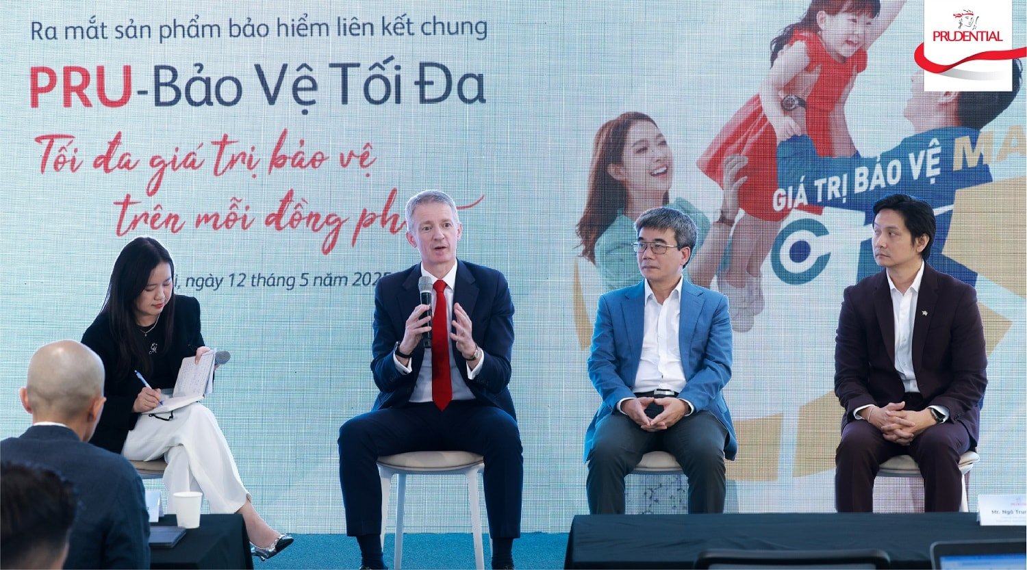 14-5-pru-dai-dien-prudential-va-hiep-hoi-bao-hiem-chia-se-thong-tin-tai-su-kien2.jpg
