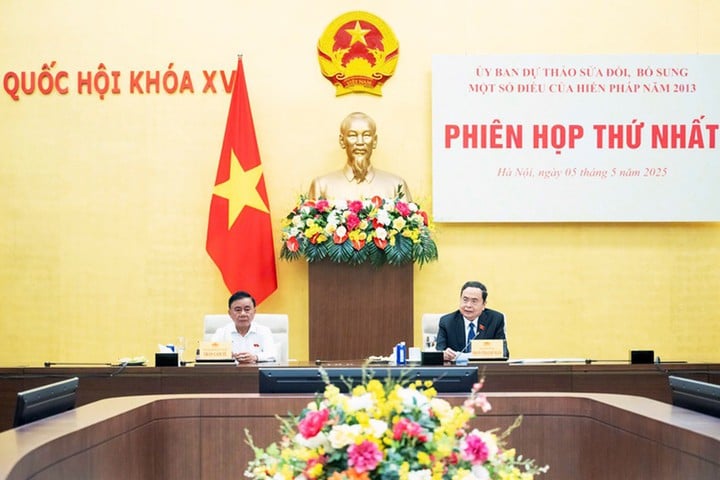 Toàn văn dự thảo Nghị quyết của Quốc hội sửa đổi, bổ sung một số điều của Hiến pháp nước Cộng hòa xã hội chủ nghĩa Việt Nam năm 2013 - Ảnh 1.