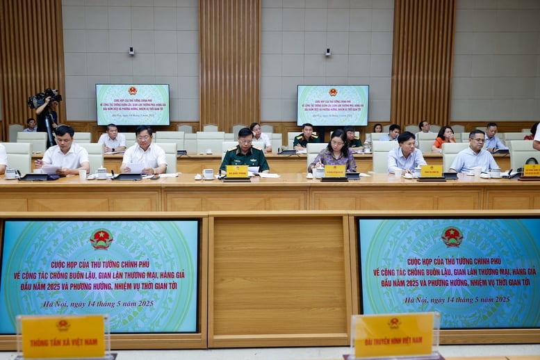 Thủ tướng: Lập tổ công tác đặc biệt, mở đợt cao điểm truy quét buôn lậu, hàng giả- Ảnh 6.