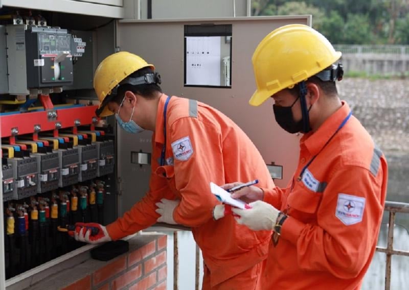 Giá điện tiếp tục tăng doanh nghiệp đối mặt với chi phí tăng lên