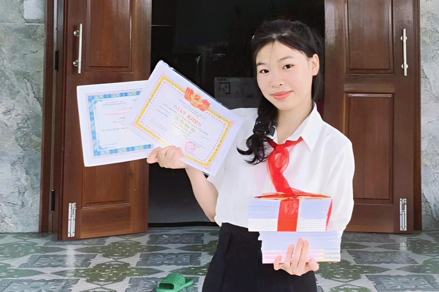nhi_vuot_kho_hoc_gioi.jpg