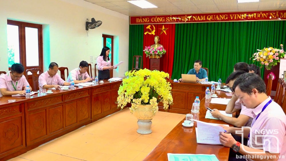 Đoàn kiểm tra làm việc với Ngân hàng Chính sách xã hội TP. Sông Công.
