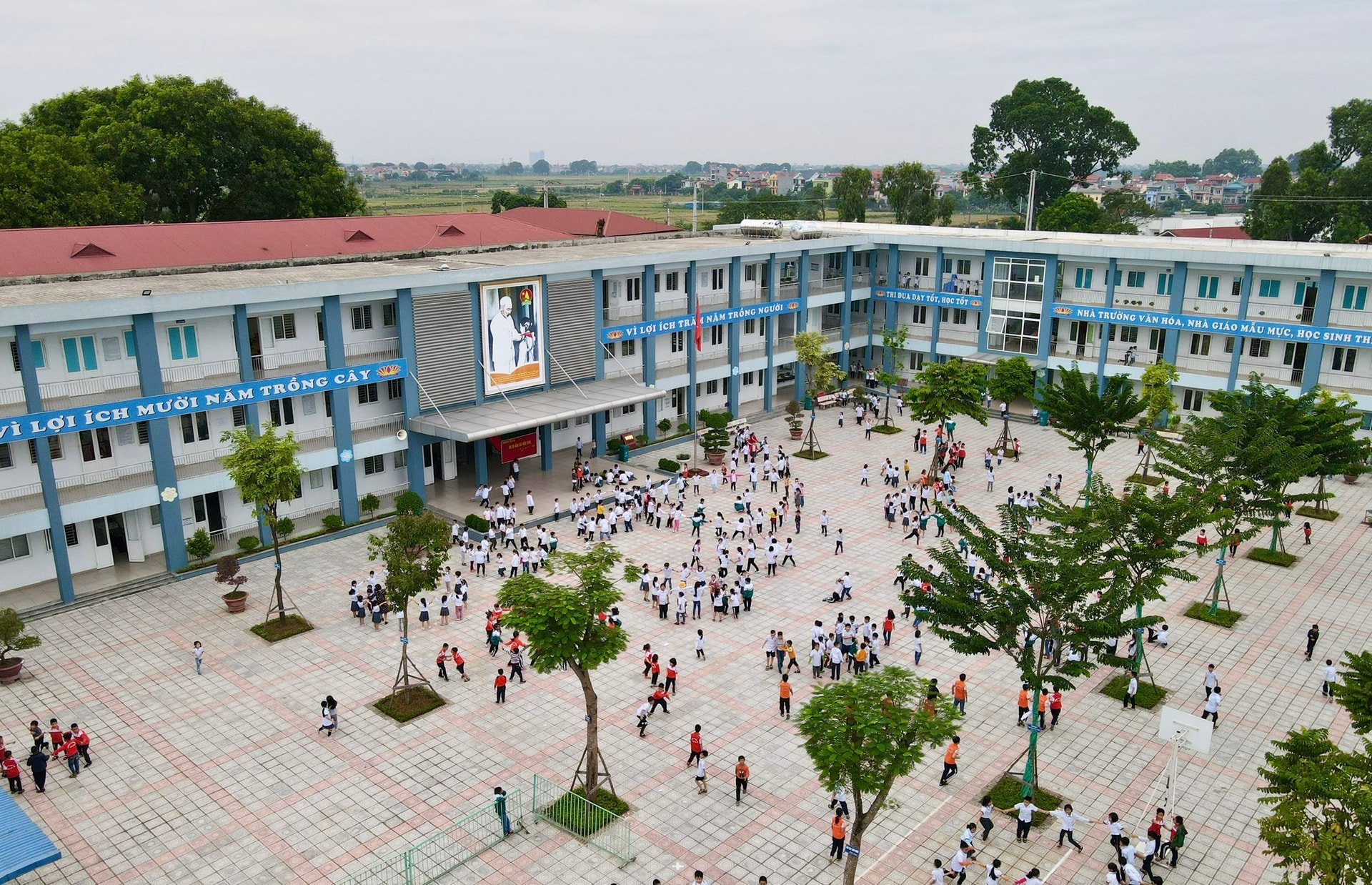 du-thao-thong-tu-quy-dinh-ve-khen-thuong-ky-luat-hoc-sinh-cua-bo-giao-duc-va-dao-tao-se-tang-tinh-nhan-van-va-giam-ap-luc-cho-hoc-sinh.-anh-nguyen-quang.jpg