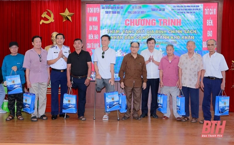 “Cảnh sát biển đồng hành với ngư dân” tại TP Sầm Sơn