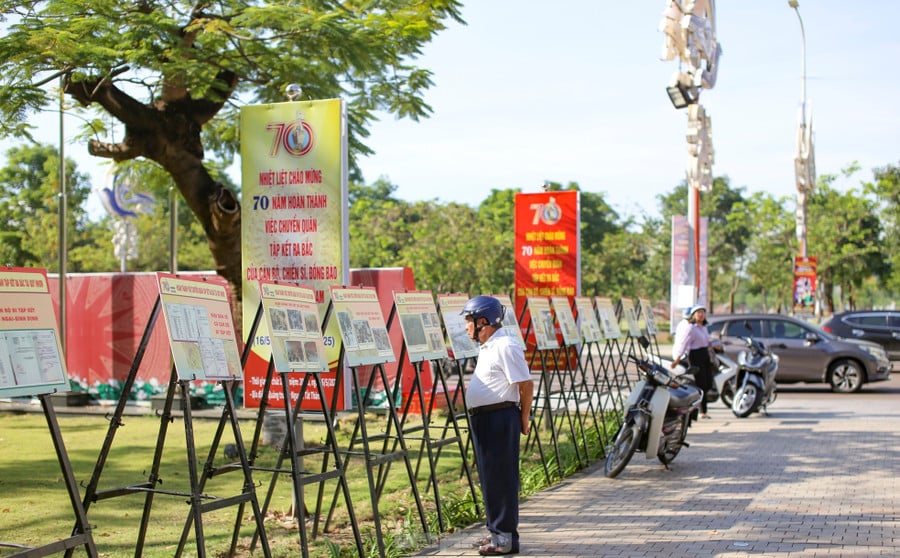 Triển lãm kéo dài tới hết ngày 17/5. Ảnh: Trương Định