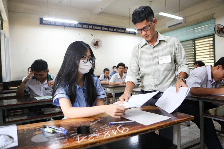 Gần 50% trường THPT tại TP.HCM có số nguyện vọng 1 lớp 10 ít hơn chỉ tiêu - Ảnh 1.