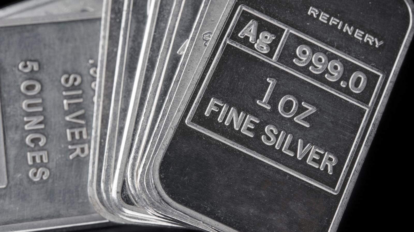 Giá bạc hôm nay 15/5/2025: Giá bạc giảm mạnh trở lại