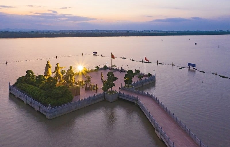 Sông Bạch Đằng.