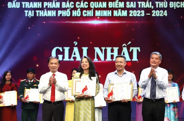 Trao giải cuộc thi trực tuyến 'Tự hào Việt Nam' và cuộc thi viết chính luận - Ảnh 2.