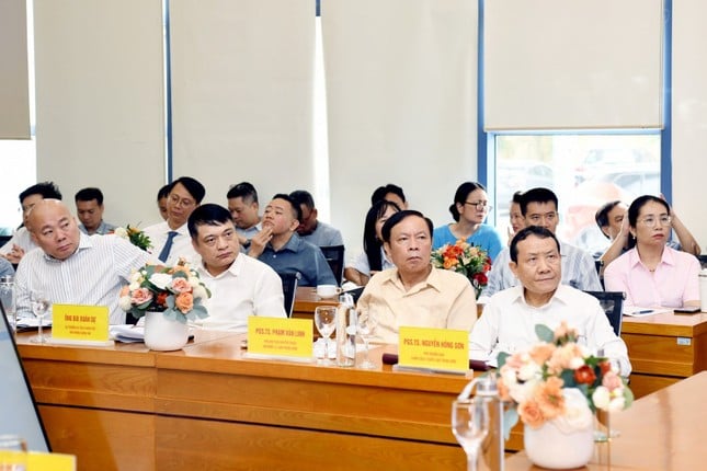 Trường đại học bàn về điều chỉnh chiến lược kinh tế cho Việt Nam ảnh 2