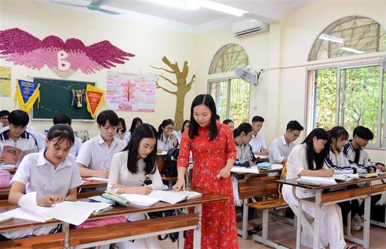 Công khai và chuẩn hóa các thủ tục nhằm nâng cao tính minh bạch, giảm thiểu thời gian, chi phí cho các cơ sở giáo dục và đội ngũ nhà giáo trong quá trình thực hiện thăng hạng chức danh nghề nghiệp.