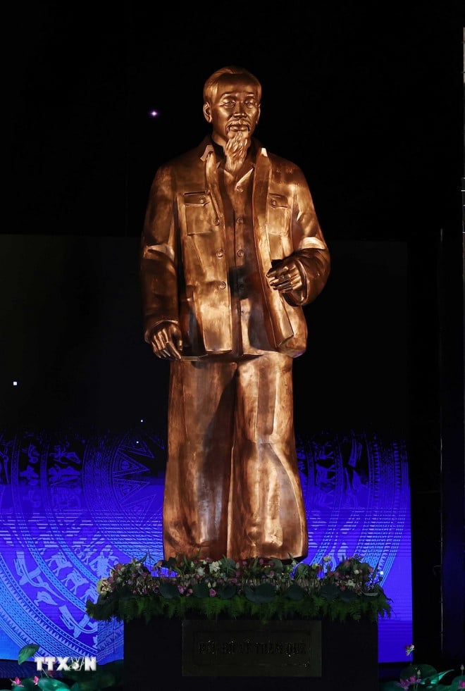 ttxvn-tong-bi-thu-le-hoi-lang-sen-3.jpg