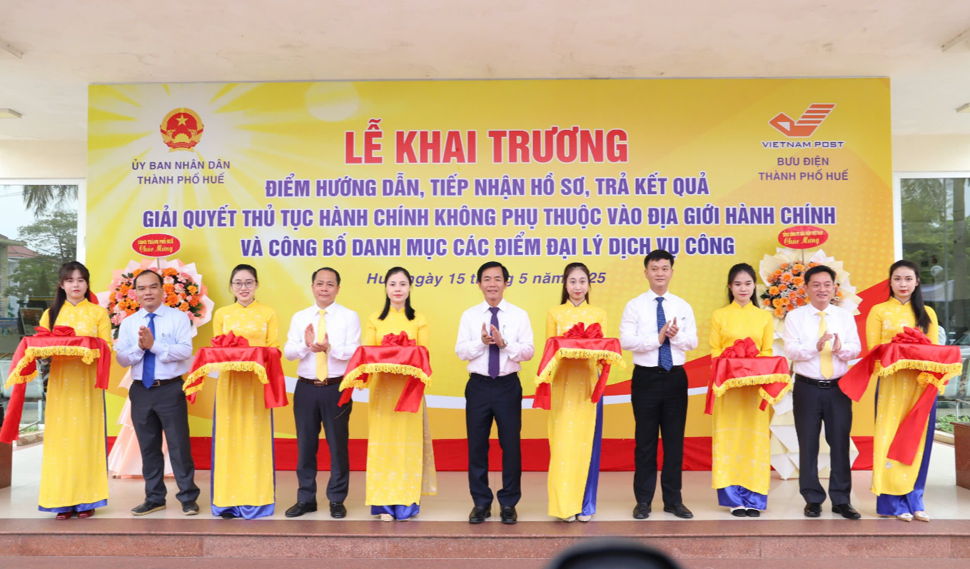 Thành phố Huế khai trương 9 điểm hướng dẫn, tiếp nhận hồ sơ, trả kết quả giải quyết thủ tục hành chính - Ảnh 2.
