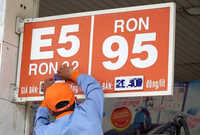 Giá xăng dầu hôm nay 15.5.2025: Xăng chuẩn bị tăng?- Ảnh 1.