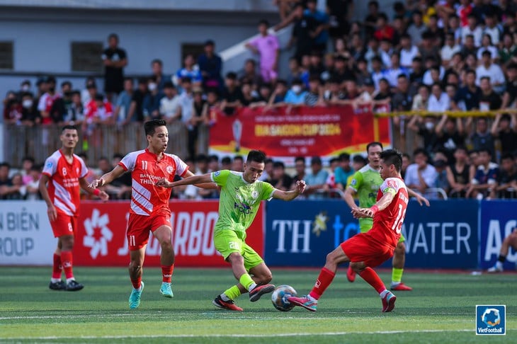 Giải bóng đá 7 người - Ảnh 1.