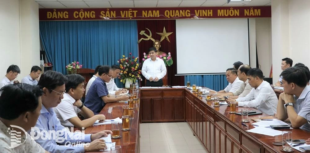 Phó chủ tịch UBND tỉnh Hồ Văn Hà phát biểu chỉ đạo tại buổi làm việc. Ảnh: Phạm Tùng  
