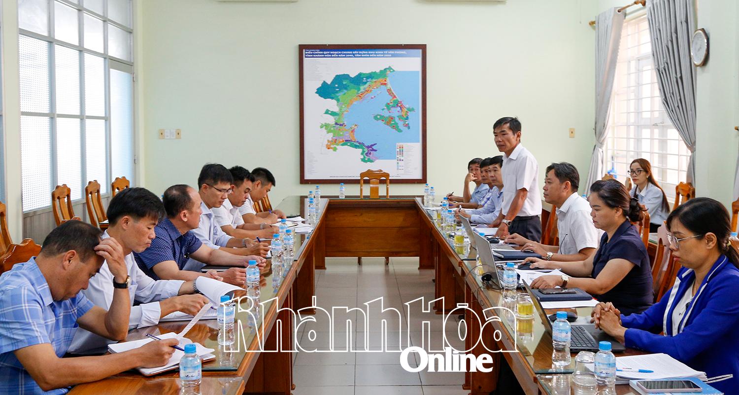លោក Nguyen Trong Chanh អនុប្រធាននាយកដ្ឋានកសិកម្ម និងបរិស្ថានបានថ្លែងនៅក្នុងកិច្ចប្រជុំនេះ។