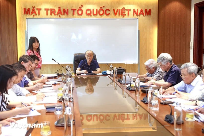 Sửa đổi, bổ sung Hiến pháp năm 2013: Xây dựng MTTQ Việt Nam gần dân hơn