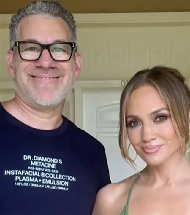 Jennifer Lopez bị thương khi đang tập luyện cho Lễ trao giải Âm nhạc Mỹ - Ảnh 3.