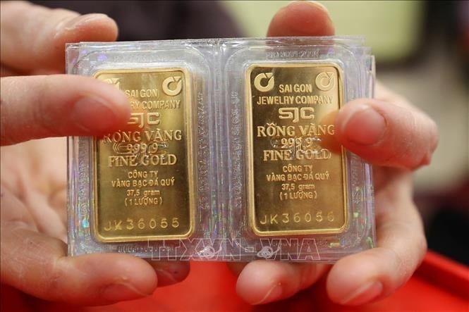 SJC gold bar price decreased by 1.8 million VND/tael.