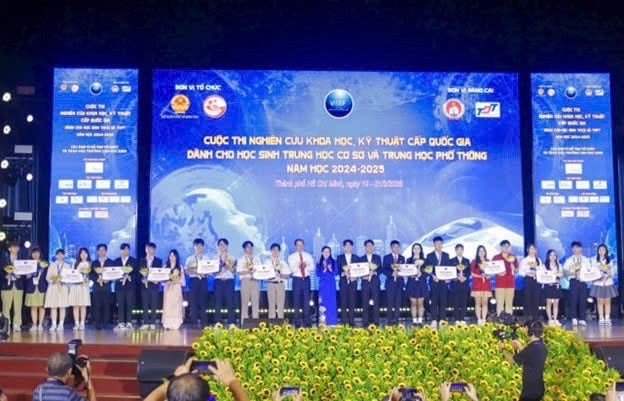 Hủy Giải nhất cuộc thi KHKT cấp Quốc gia 2025: Cần xem xét qui trình chấm thi - Ảnh 1.