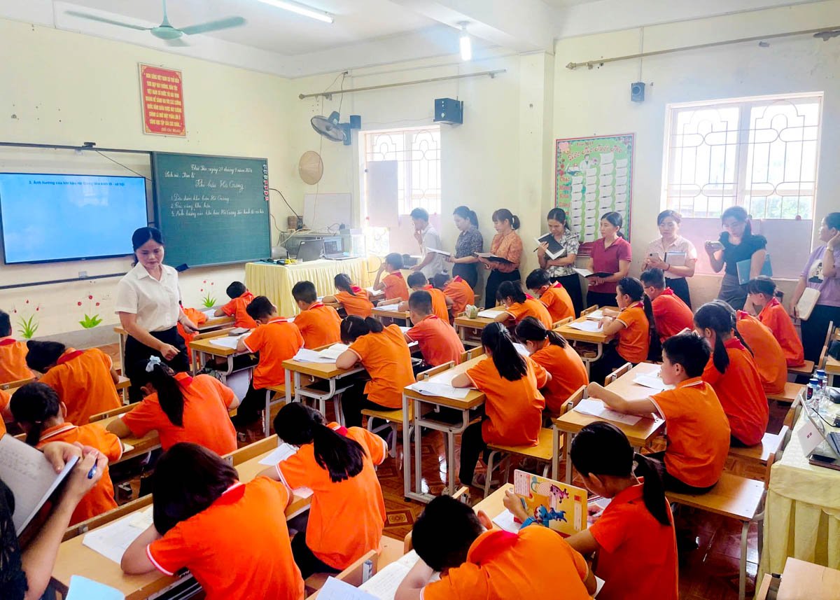 Một tiết học tại Trường Tiểu học Minh Khai, thành phố Hà Giang. (Ảnh: PV)