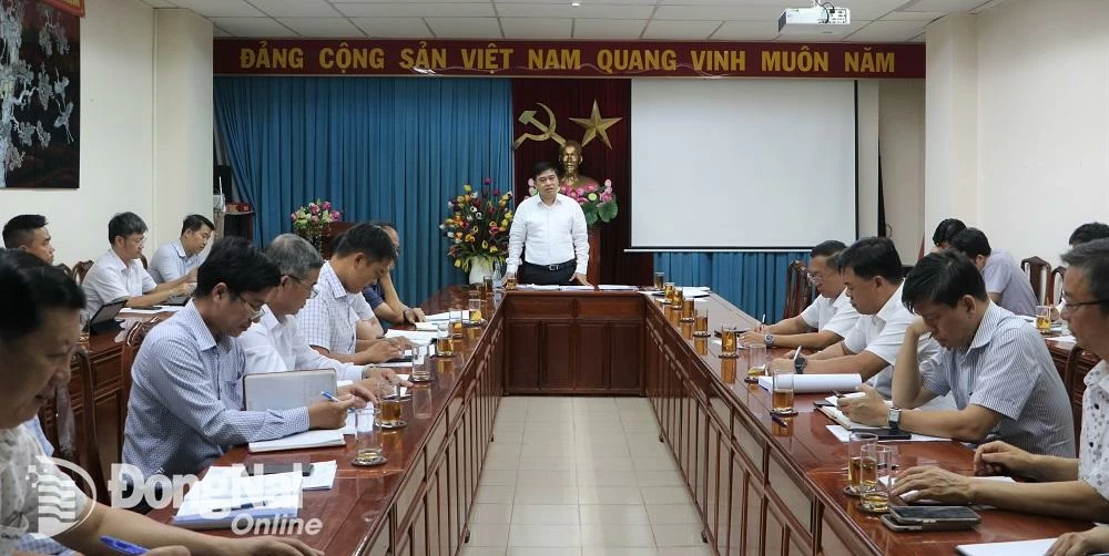 Phó chủ tịch UBND tỉnh Hồ Văn Hà phát biểu kết luận buổi làm việc. Ảnh: Phạm Tùng