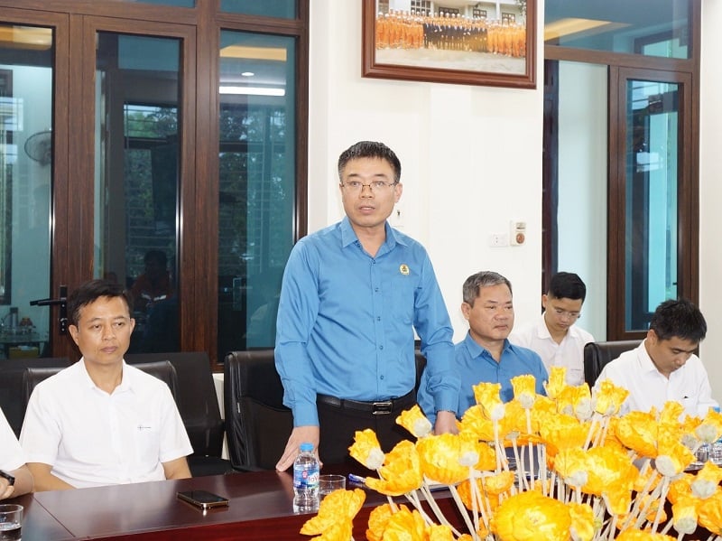 Công đoàn EVN thăm hỏi, động viên người lao động Công ty Điện lực Thanh Hóa