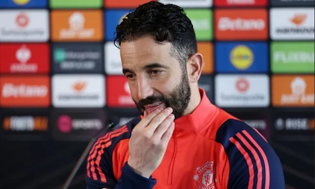 HLV Ruben Amorim bất ngờ quay ngoắt thái độ về tương lai ở Man Utd - 1