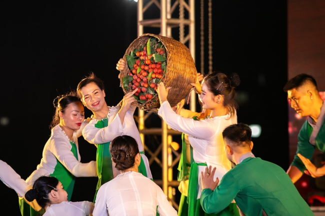 Nhiều địa phương sẵn sàng tham gia Hội diễn Nghệ thuật quần chúng “Tiếng hát Làng Sen” năm 2025 - Ảnh 2.