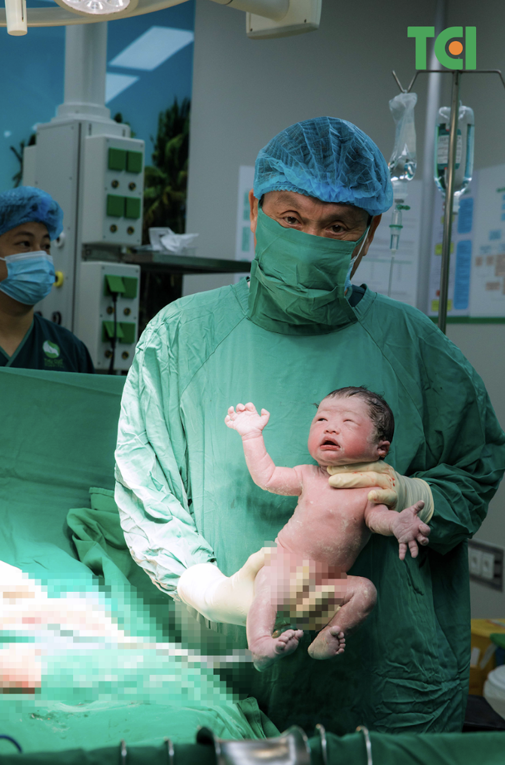Sản phụ sinh 5 con trong gần 6 năm - 3