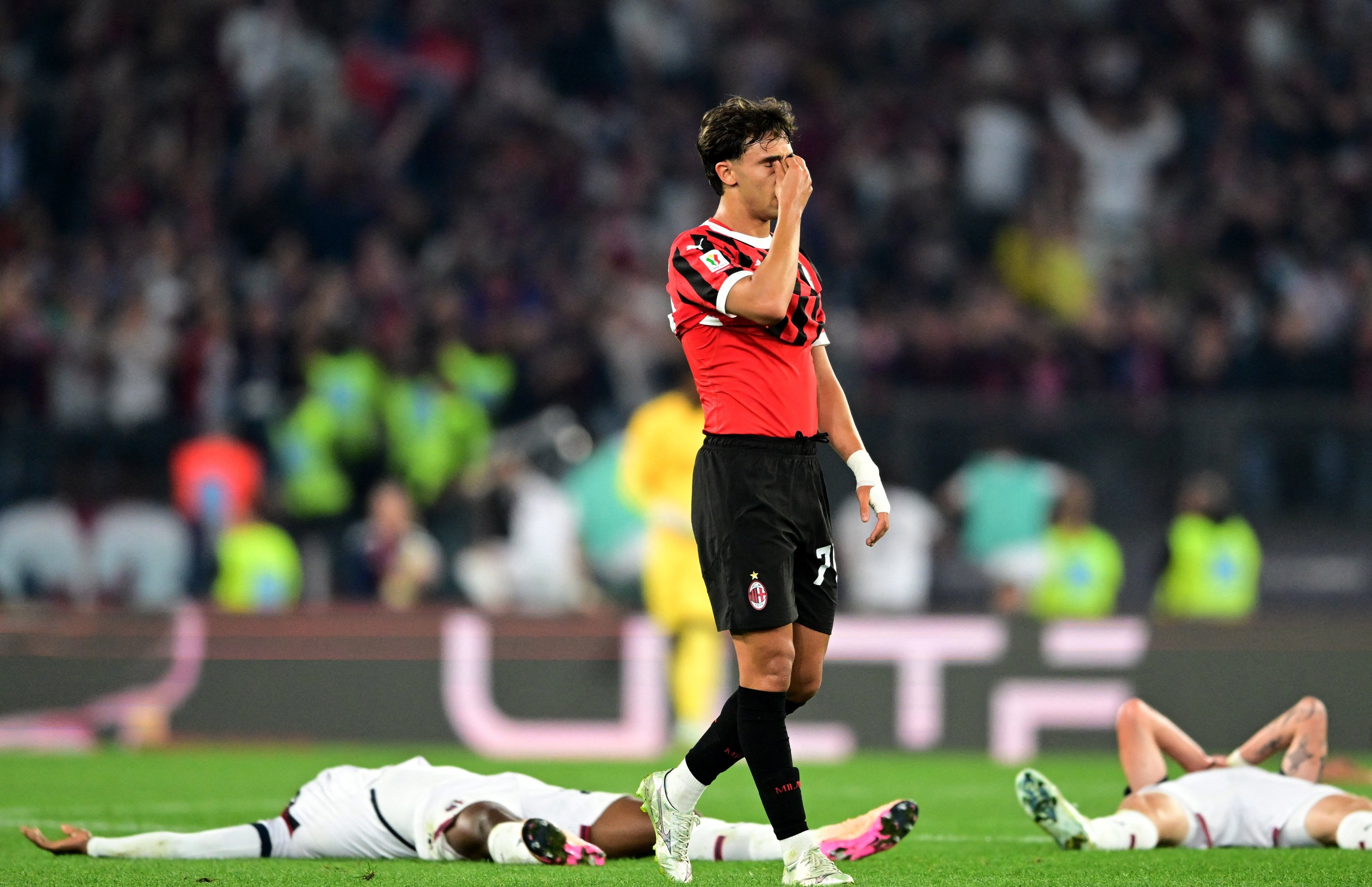 Bologna vs Milan anh 4