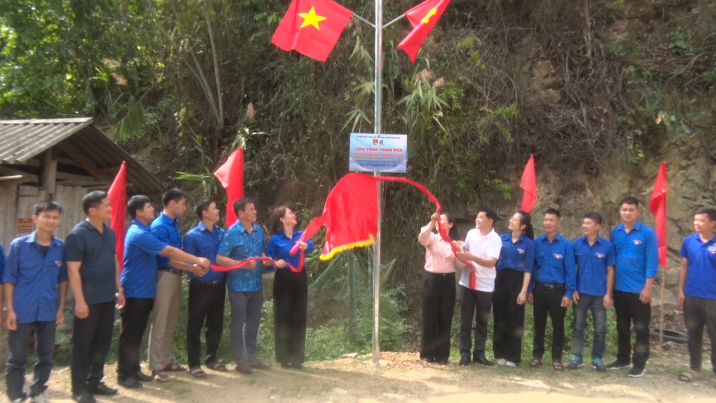 Khánh thành thắp sáng đường thôn