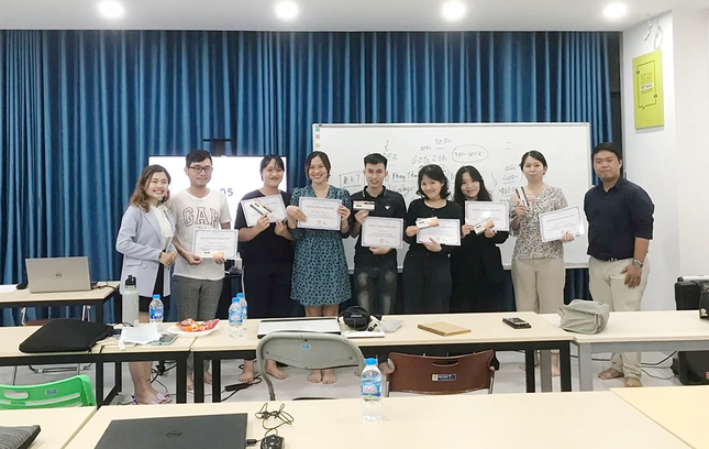 Tiến bộ học tập cùng Đề thi trắc nghiệm - Cao Gia Group ảnh 5