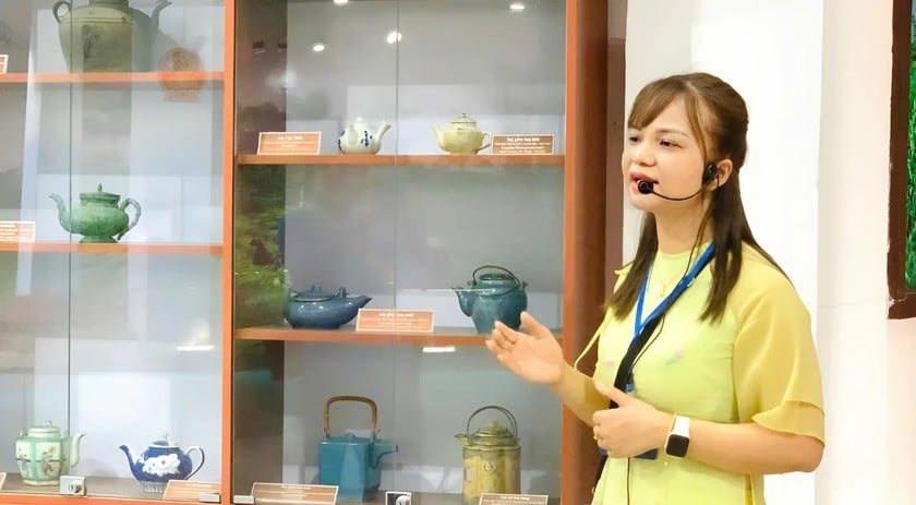Không gian trưng bày giới thiệu bộ sưu tập ấm chén pha trà