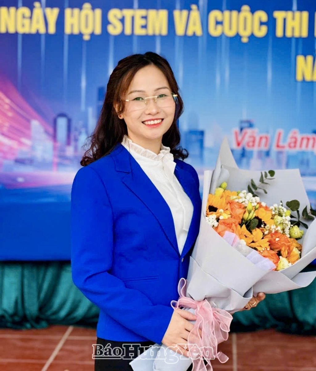 Cô giáo Đỗ Thị Diệu Linh, Bí thư Đoàn Trường THPT Trưng Vương (Văn Lâm)